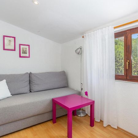 Beautiful Apartment In Omisalj With Kitchen Zewnętrze zdjęcie