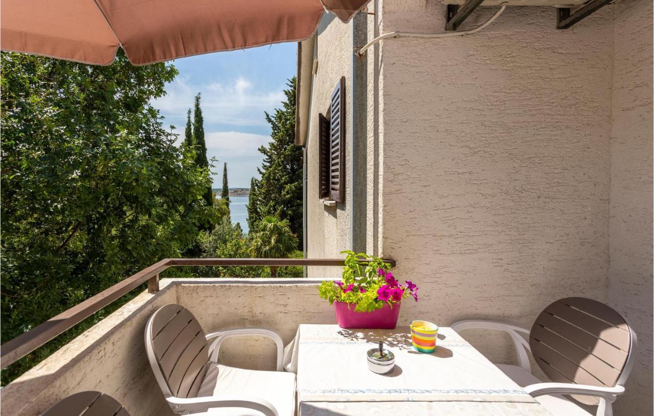 Beautiful Apartment In Omisalj With Kitchen Zewnętrze zdjęcie