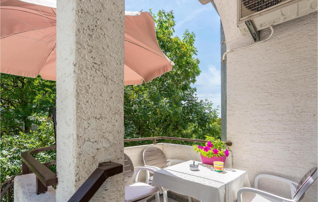 Beautiful Apartment In Omisalj With Kitchen Zewnętrze zdjęcie