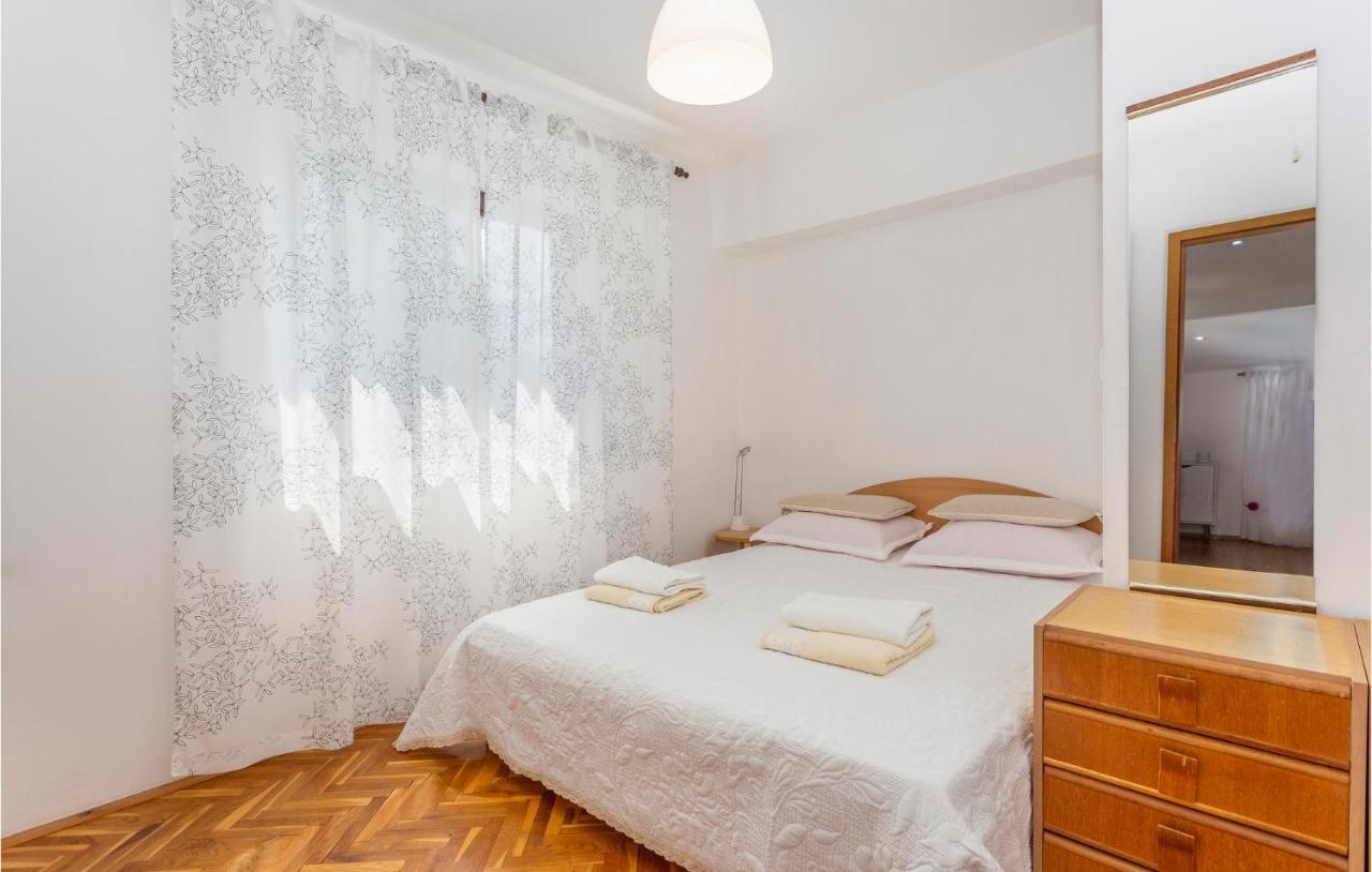 Beautiful Apartment In Omisalj With Kitchen Zewnętrze zdjęcie